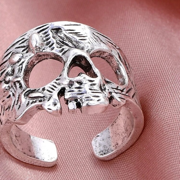 💀 Awesome Skeleton Skull Ring Cuff 💀 - Picture 4 of 4